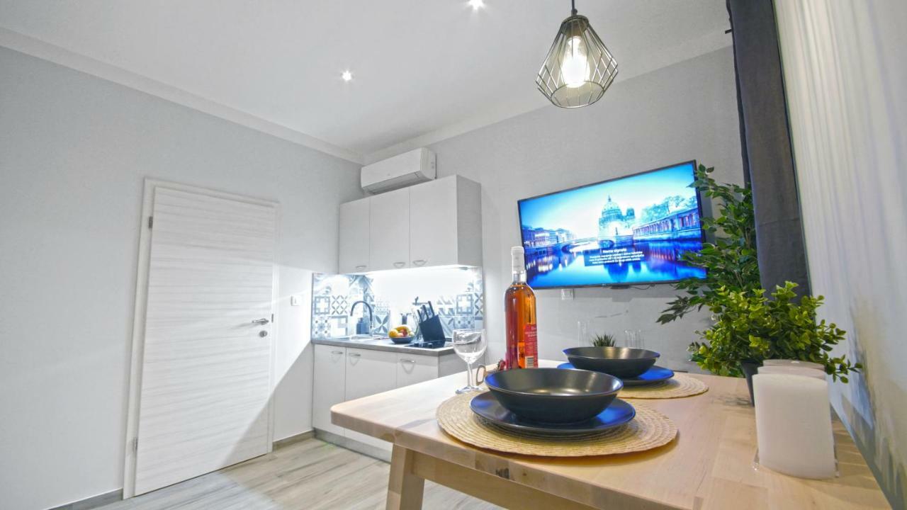Frank-Kiss Apartments Rijeka Buitenkant foto